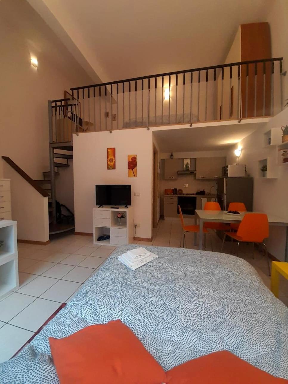 Gemme Fiorentine Apartments In Front Of The Train Station 5 Minutes From The Centre Free Parking Florencia Exterior foto